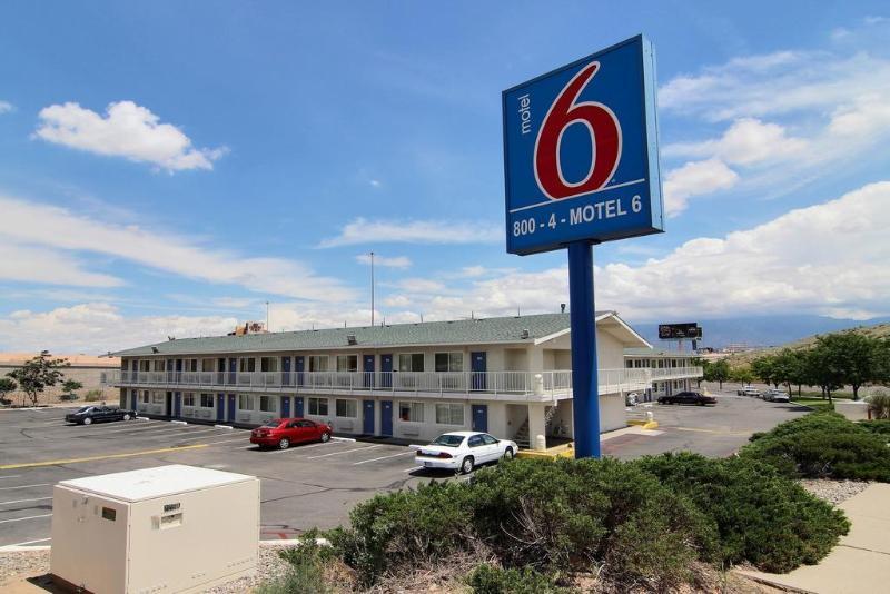 Super 8 Albuquerque/Midtown Hotel Luaran gambar